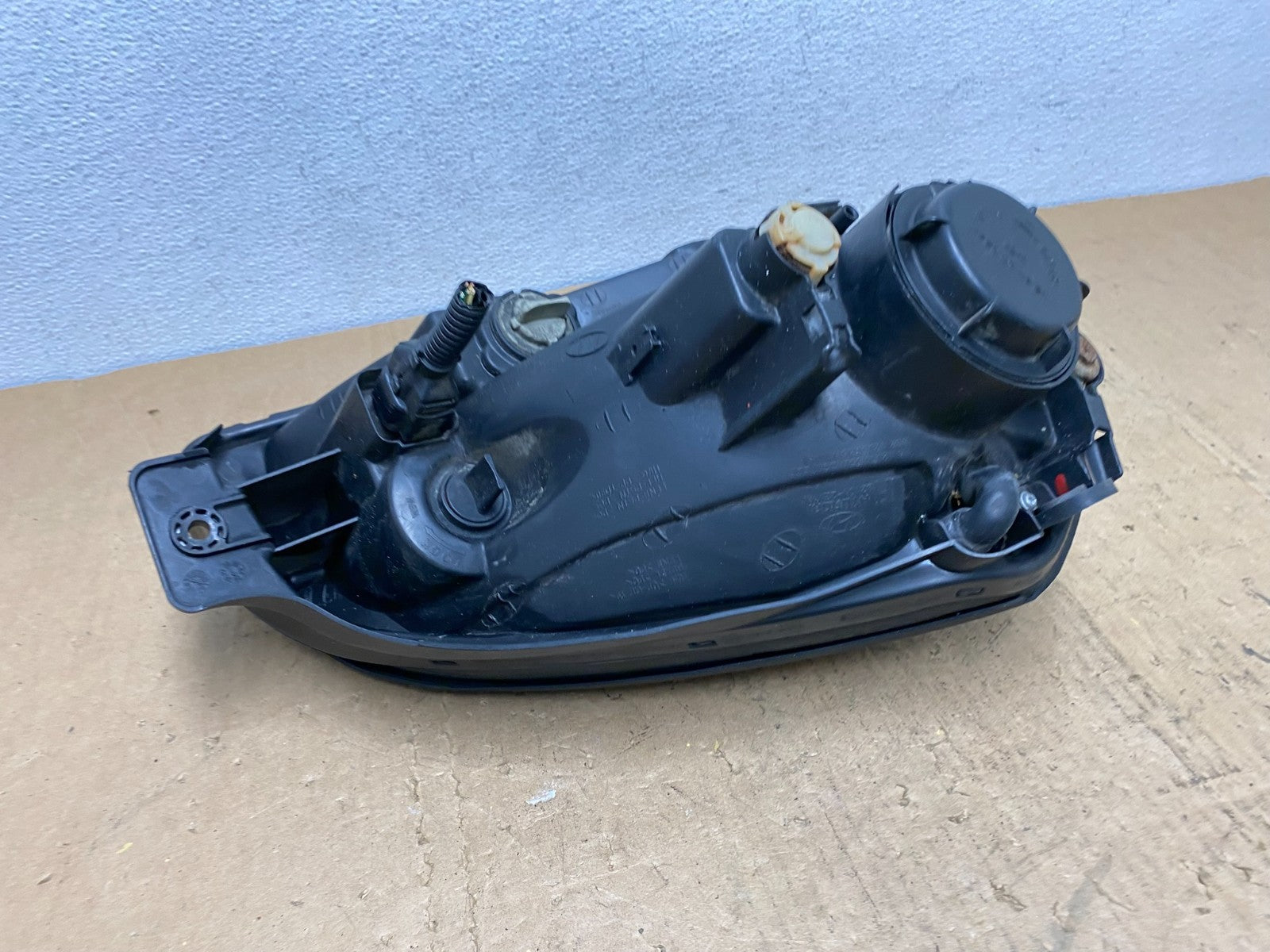 2005 to 2008 Hyundai Tucson Left Driver LH Side Headlight AD0533 DW7