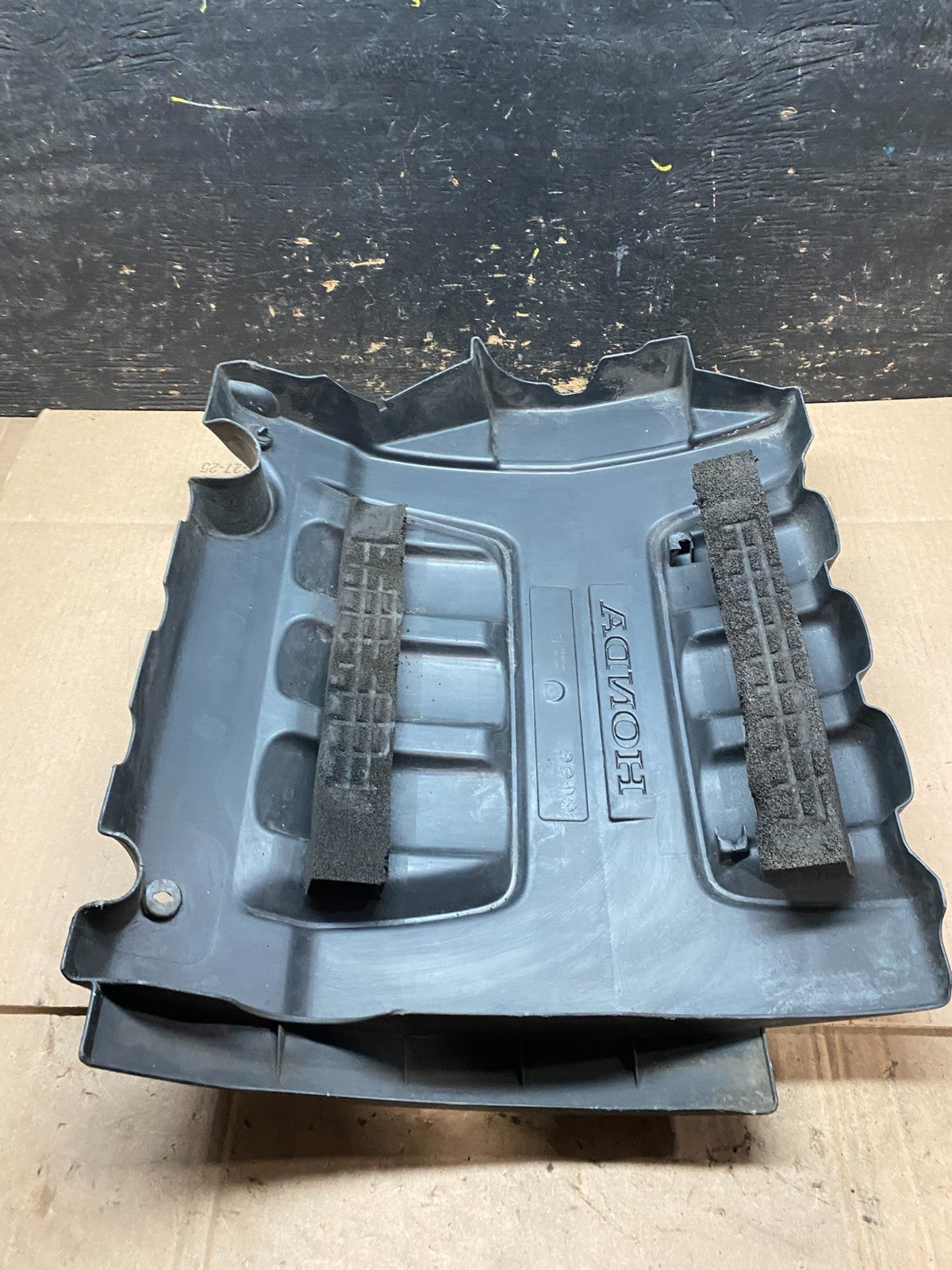 2005 to 2007 Honda Odyssey Black Engine Cover OEM W2467  DG7