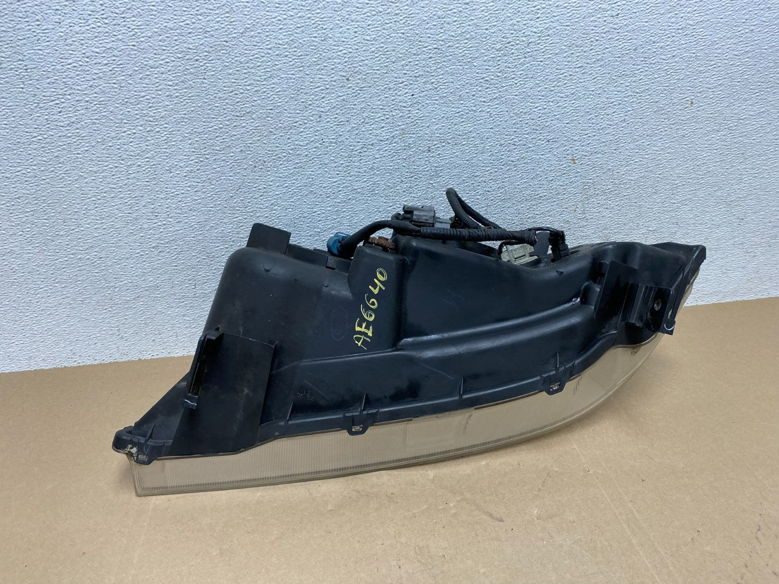2004 2005 2006 Acura MDX Right Passenger RH Headlight Halogen AE6640 DW7