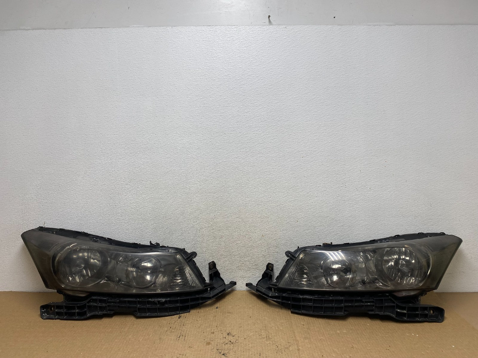 2008 to 2012 Honda Accord Sedan Left+Right Set Halogen Headlights AG2379 DW0