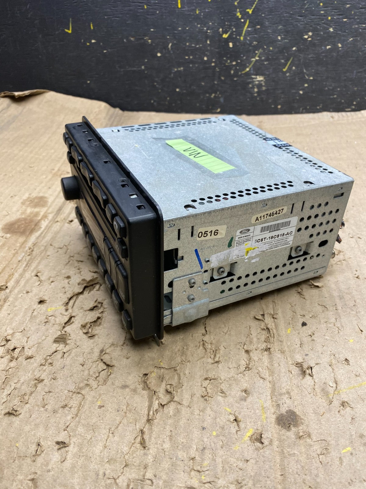 2005 Lincoln Aviator Radio AM/FM CD Player Cassette OEM X6280 DG2