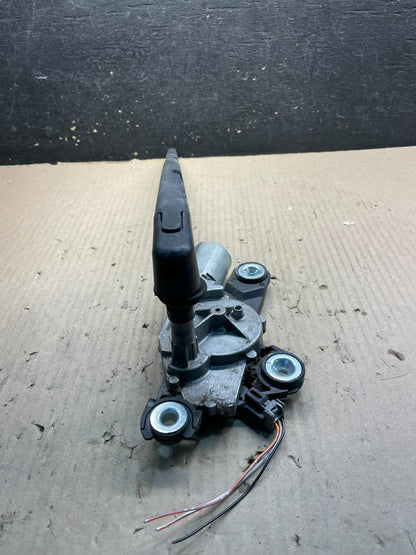 2004 to 2009 Mazda 3 Windshield Rear Wiper Motor X0520 DG2