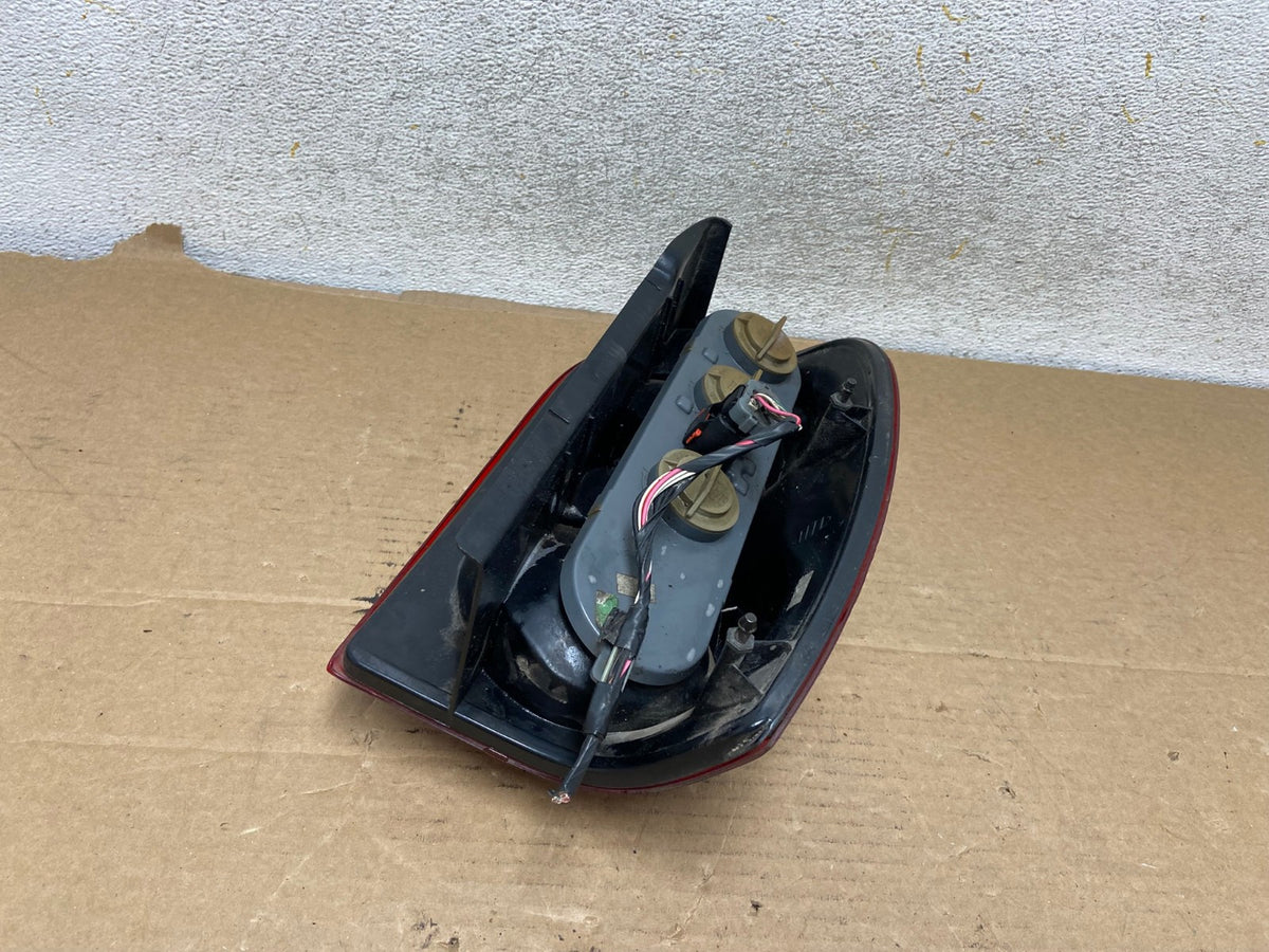 2005 2006 2007 Jeep Liberty Left Driver Lh Side Tail Light AH7898 LK5