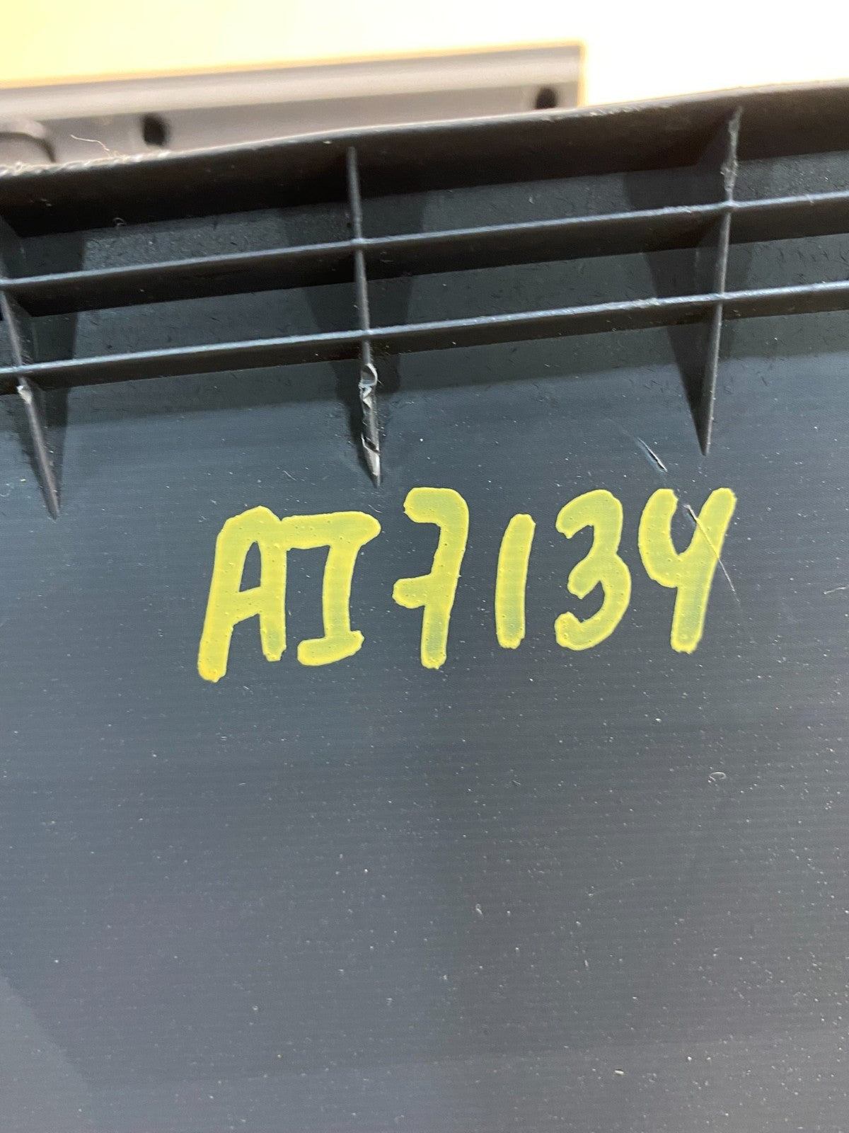 2004 to 2009 Toyota Prius Glove Box Compartment ai7134 DG7