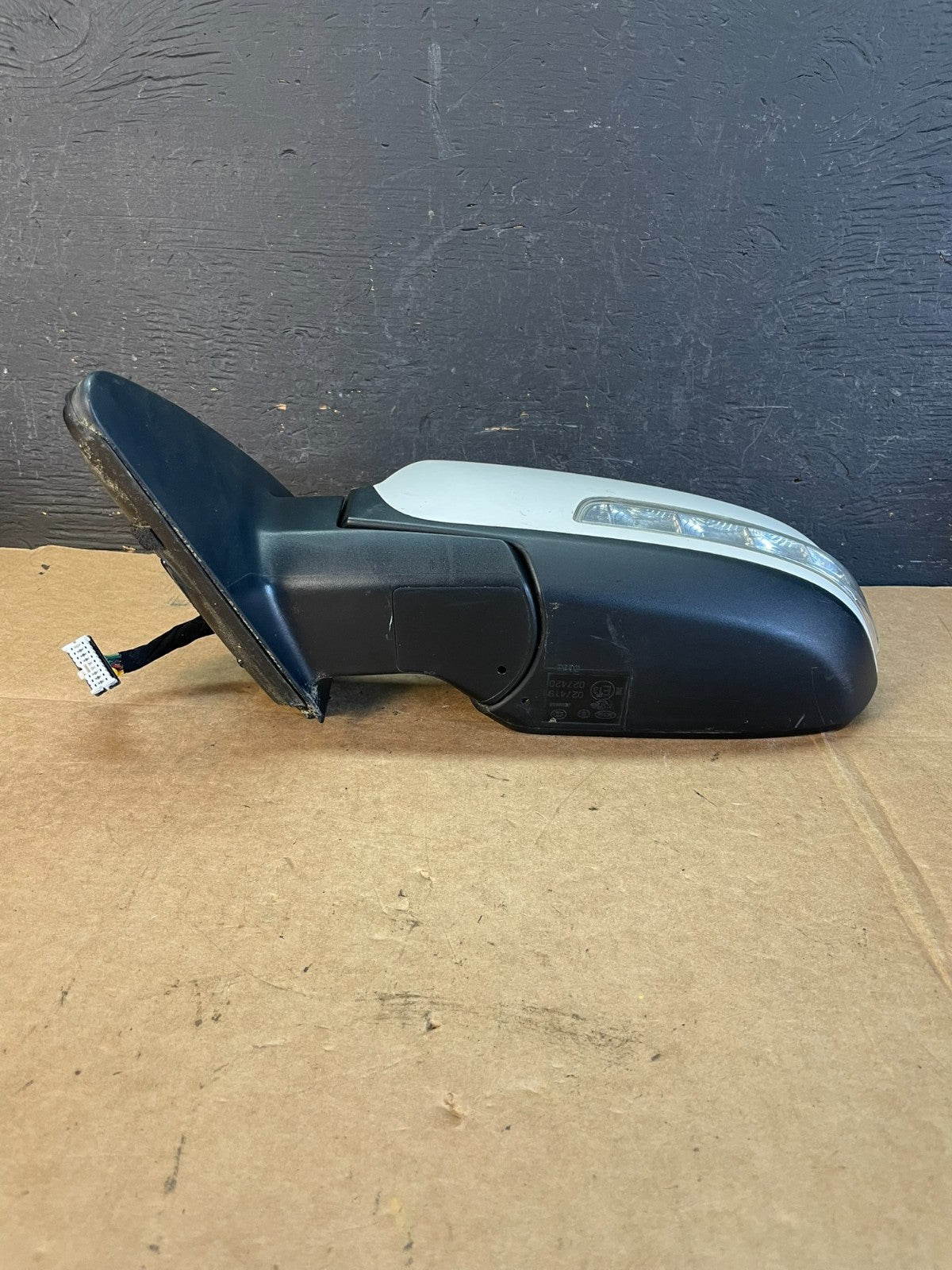 2011 - 2015 Kia Sorento Left Driver Lh Side Door Mirror Turn Signal AE09613