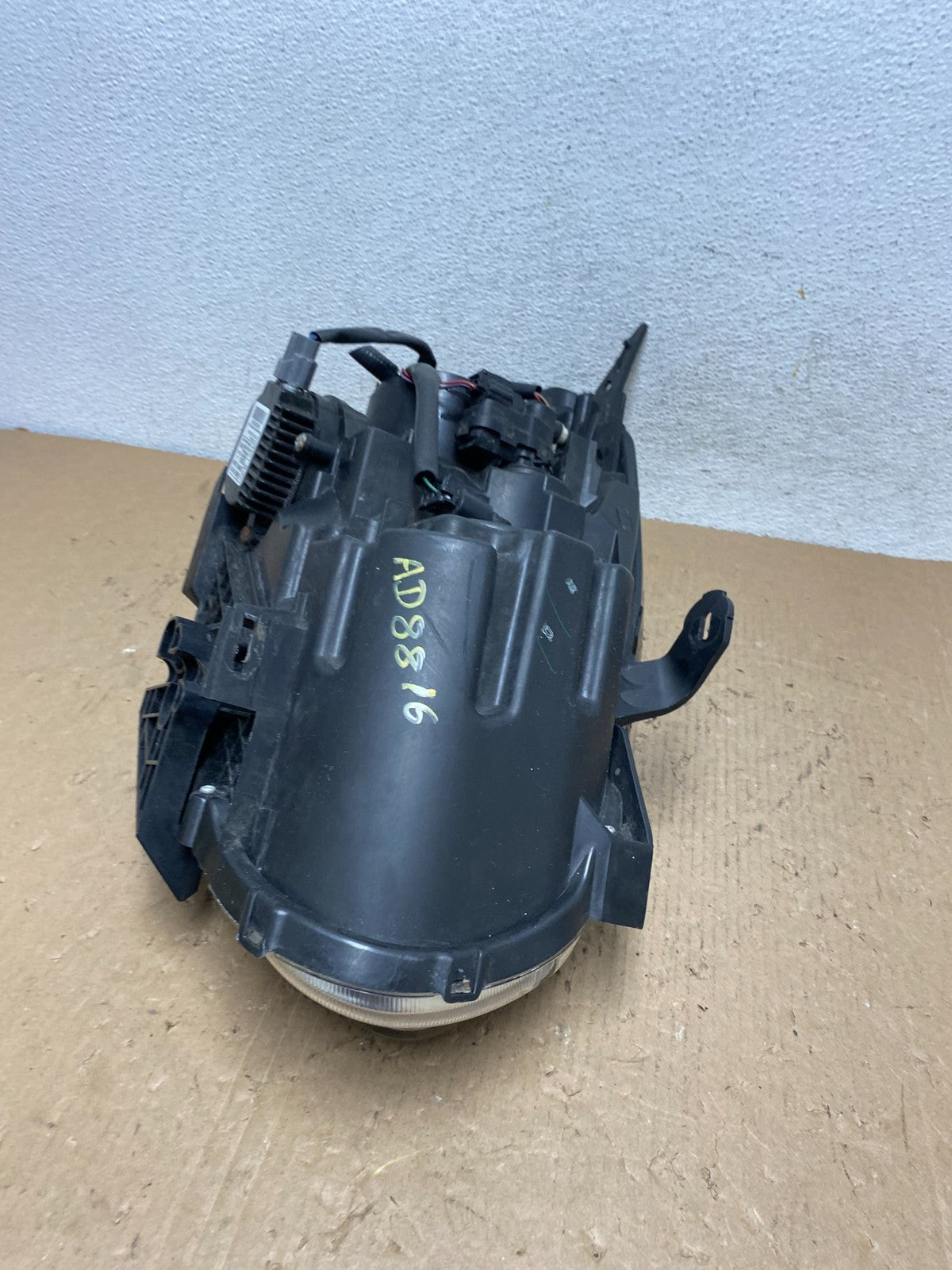 2008 to 2013 Nissan Rogue HID Xenon Headlight Left Driver Lh Side AD8816 DW6
