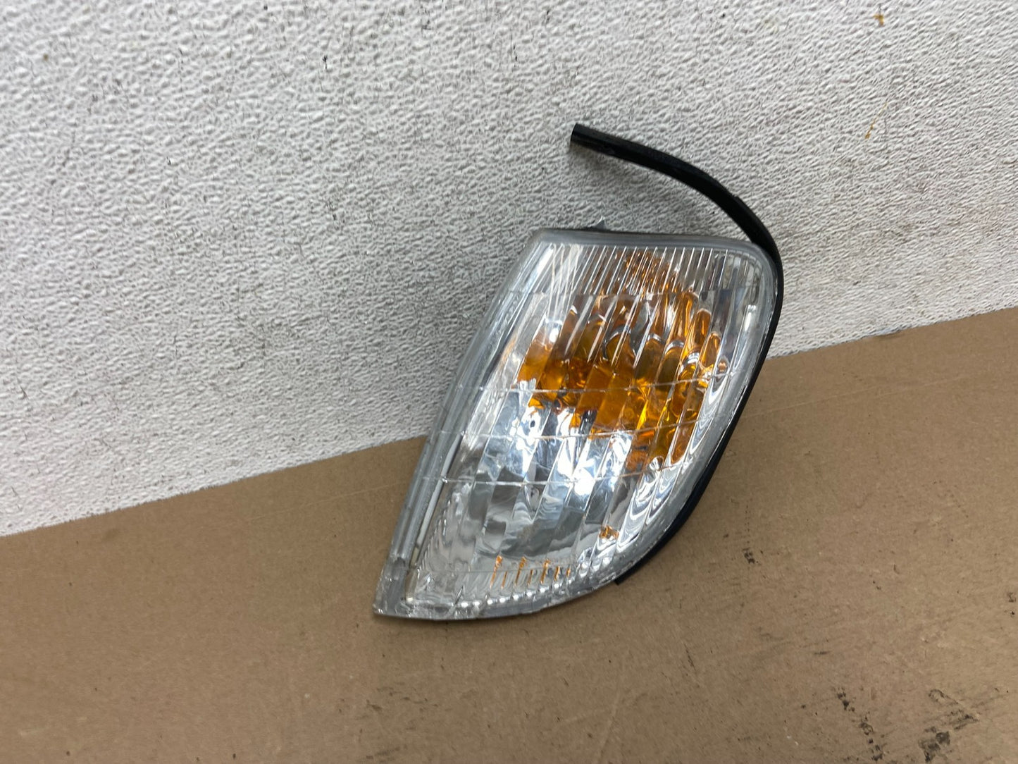 1998 to 2000 Lexus LS400 Left Driver LH Side Headlight Turn Signal AF4612 DW2