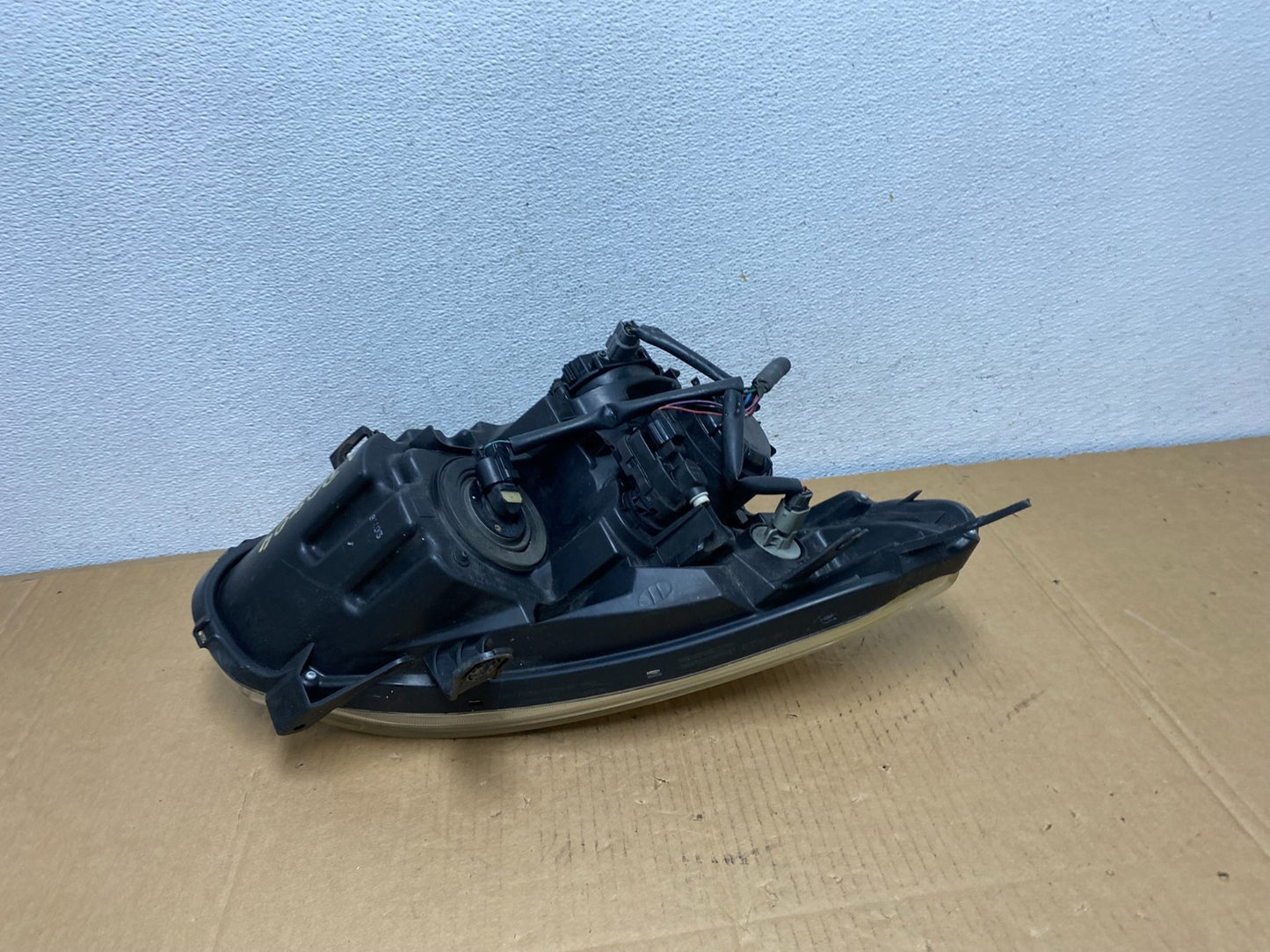 2008 to 2013 Nissan Rogue HID Xenon Headlight Left Driver Lh Side AD0804 DW5