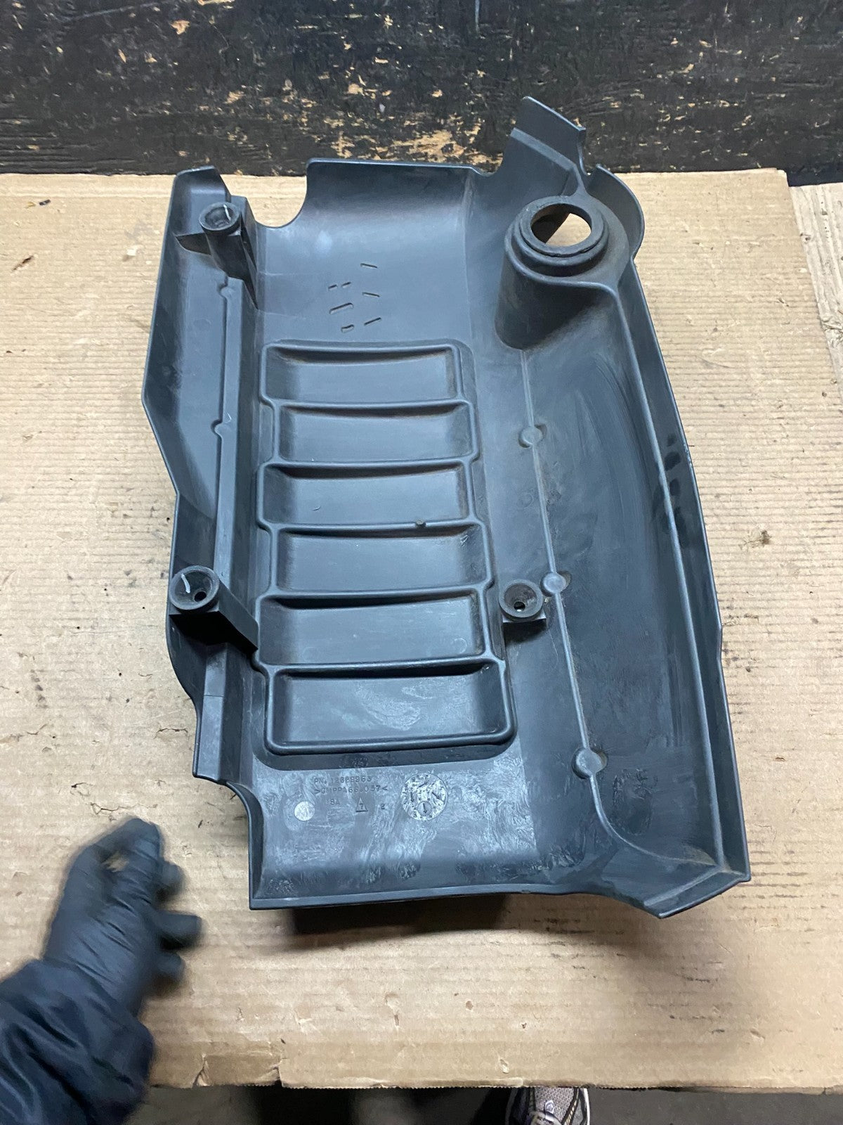 2007 to 2008 GMC Acadia 3.6L VVT Engine Cover Shield OEM V9638 DG6