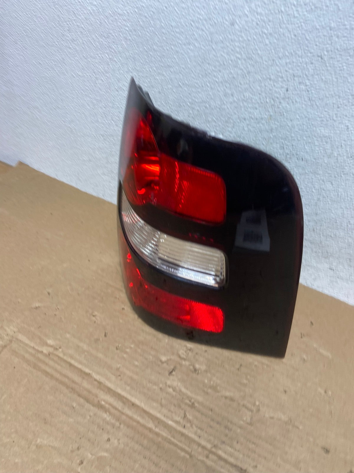 2006 to 2010 Ford Explorer Right Passenger Side Tail light AD3973 LK1