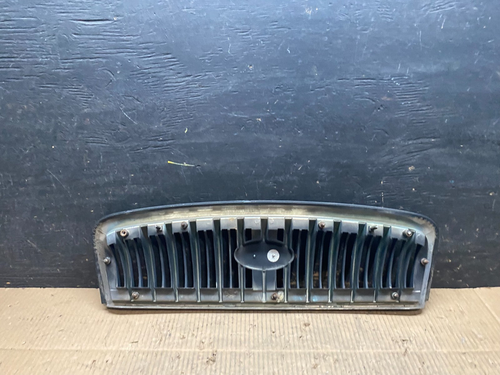 2001 to 2005 Hyundai Sonata Front Upper Grille Grill Bumper T9505 DG3