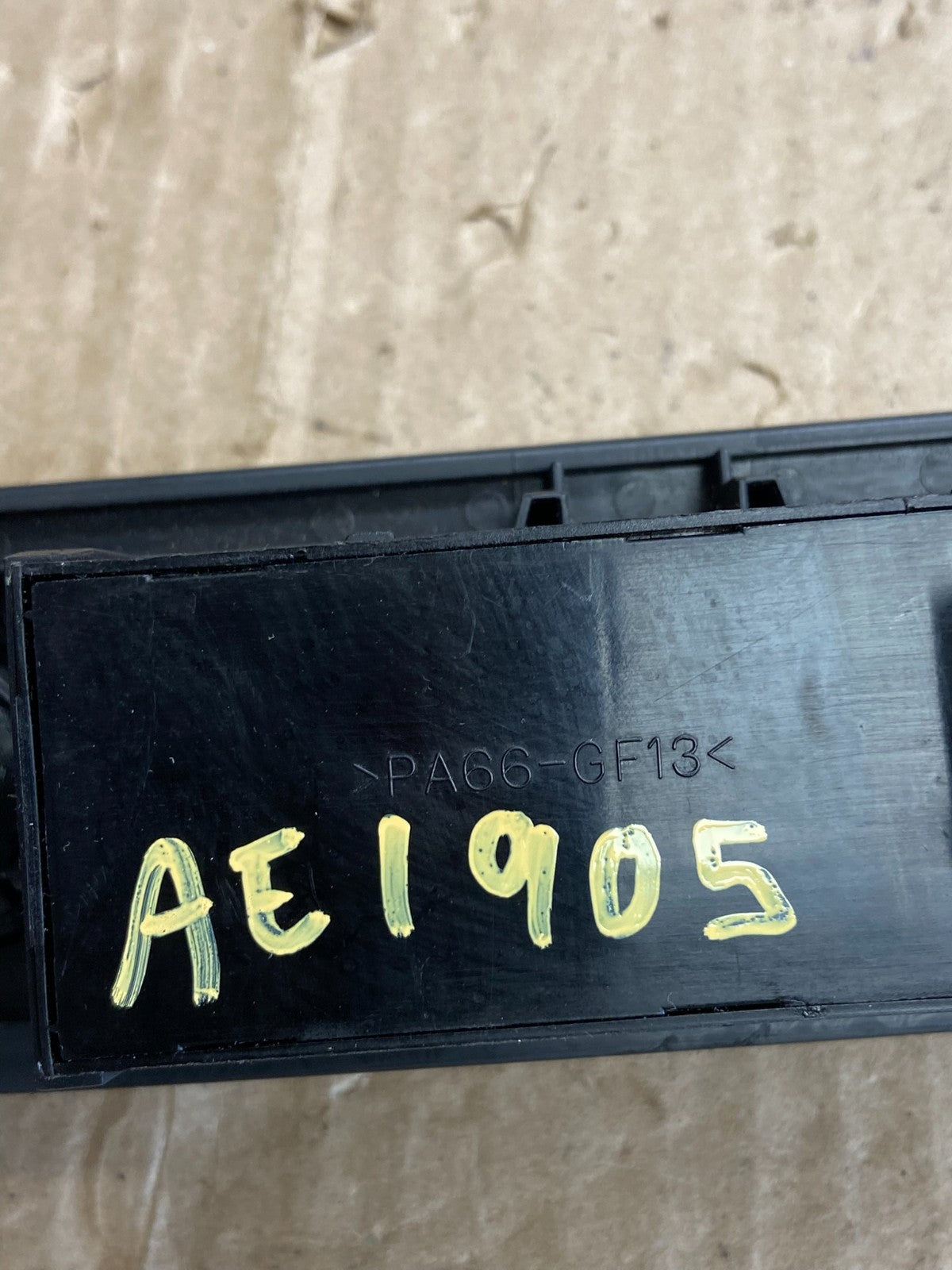 2007 - 2014 Chevrolet Tahoe Yukon Pedal Traction Control Switch ae1905 DG5