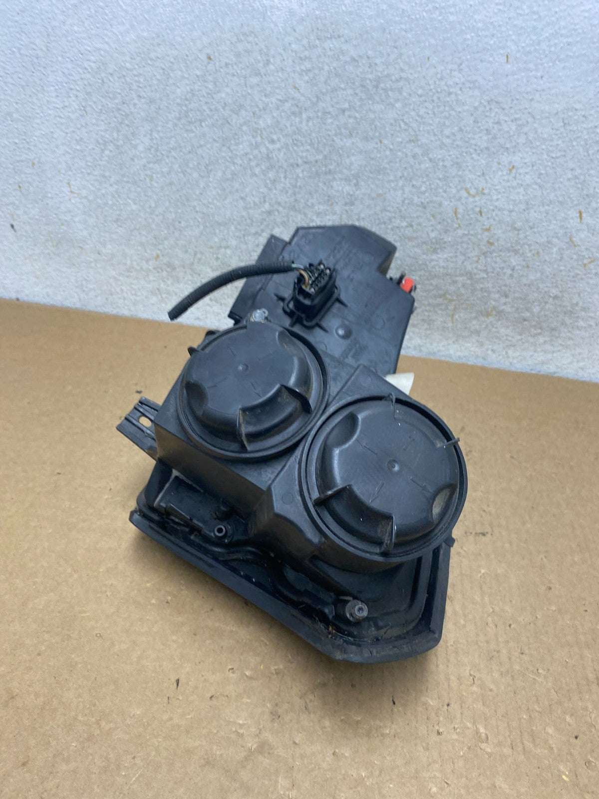 2003 to 2007 Cadillac CTS Right Passenger RH Halogen Headlight AI3492 DW6