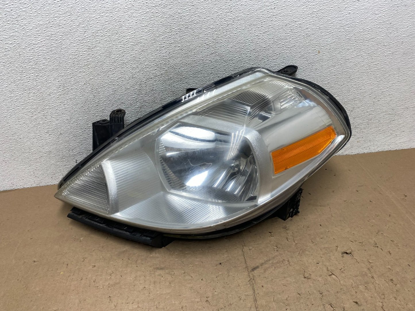2008 to 2012 Nissan Versa Headlight Halogen Left Driver Lh Side AG5654 DW0