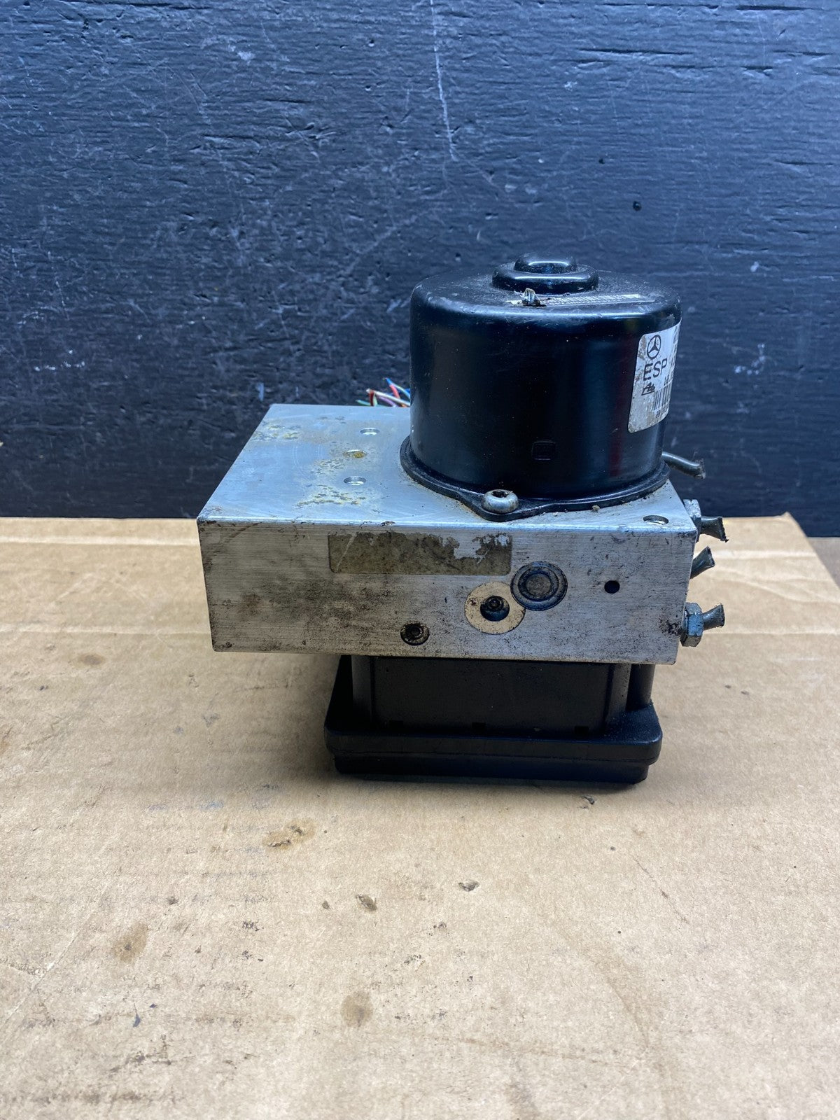 2000 to 2007 Mercedes W203 C320 ABS Anti Lock Brake Pump Module AD7598 DG3
