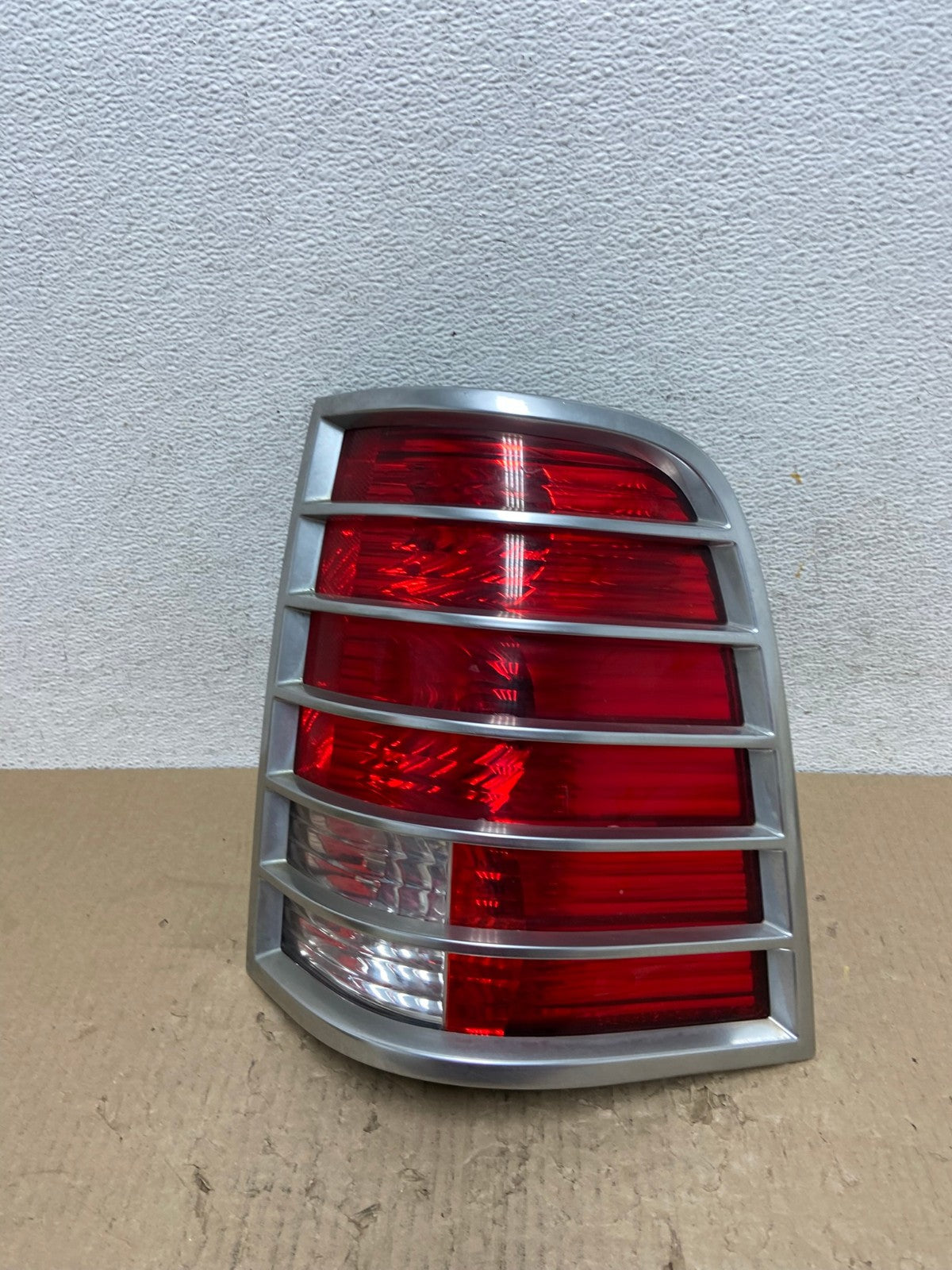 2002 2003 2004 2005 Mercury Mountaineer Right Passenger Tail Light AF2841 LK0