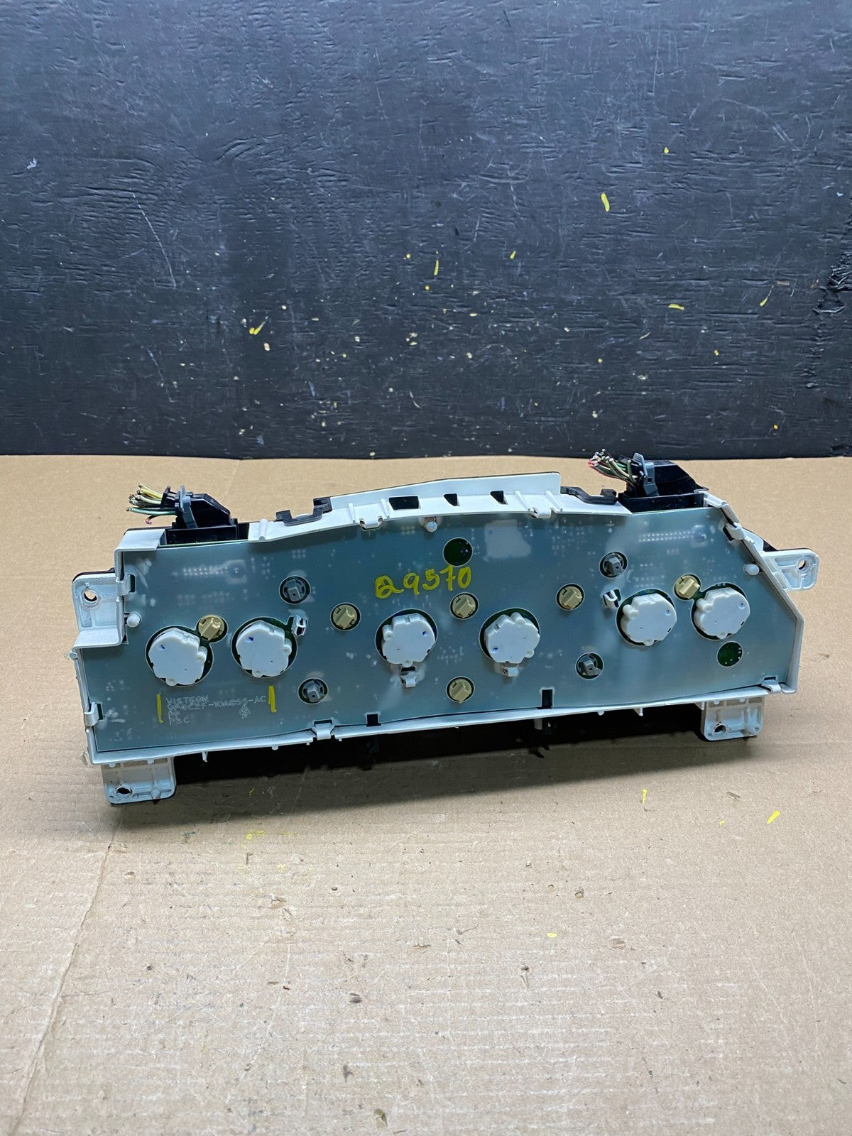 2006 Ford E350 Gauge Speedometer Cluster OEM q9570 DG5