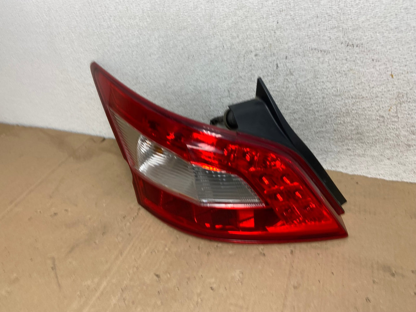 2009 2010 2011 Nissan Maxima Left Driver Lh Side Tail light AE9180 LK1