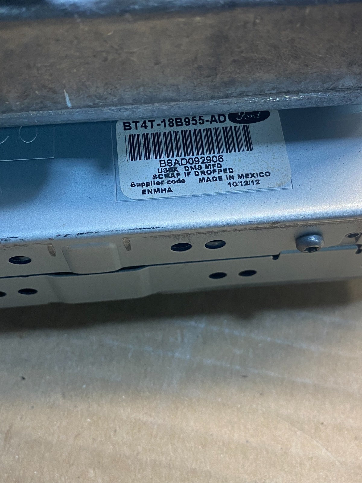 2011 to 2014 Lincoln MKX Radio Stereo Screen Display AF3886 DW6