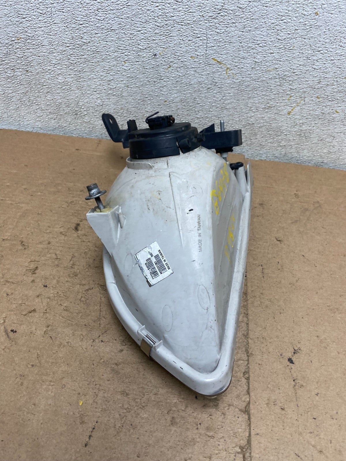 2001 2002 2003 Toyota Sienna Right Passenger Rh Side Headlight Halogen P9864 DW9