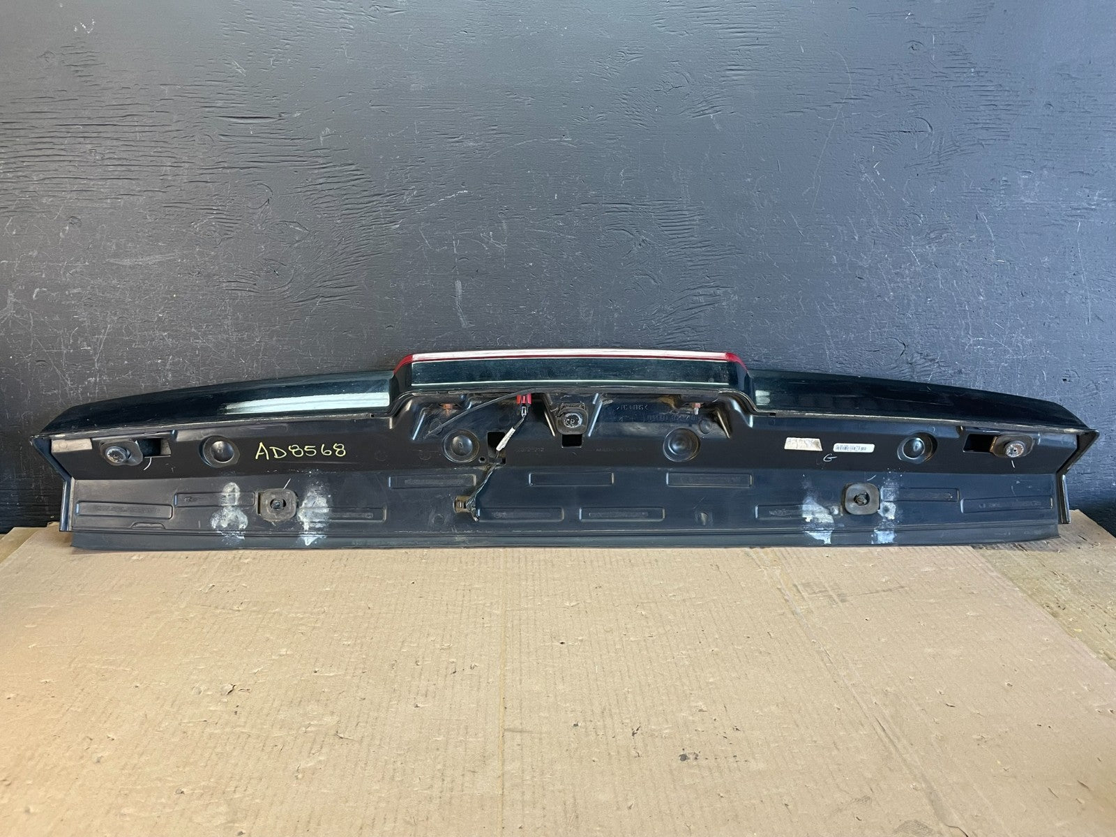 2007-2014 Chevrolet Tahoe Suburban Yukon Spoiler Wing 3rd Brake Light AD8568 DG5