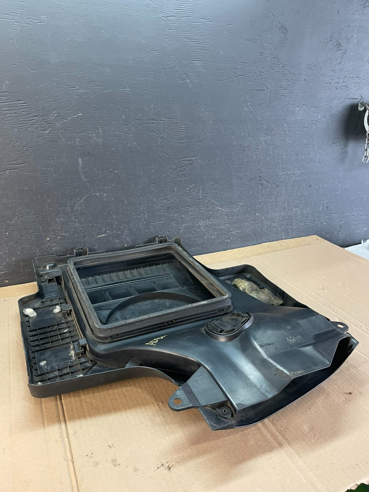 2010 2011 2012 Mazda CX7 CX-7 2.3L Engine Shield Top Cover ad8623 DG3
