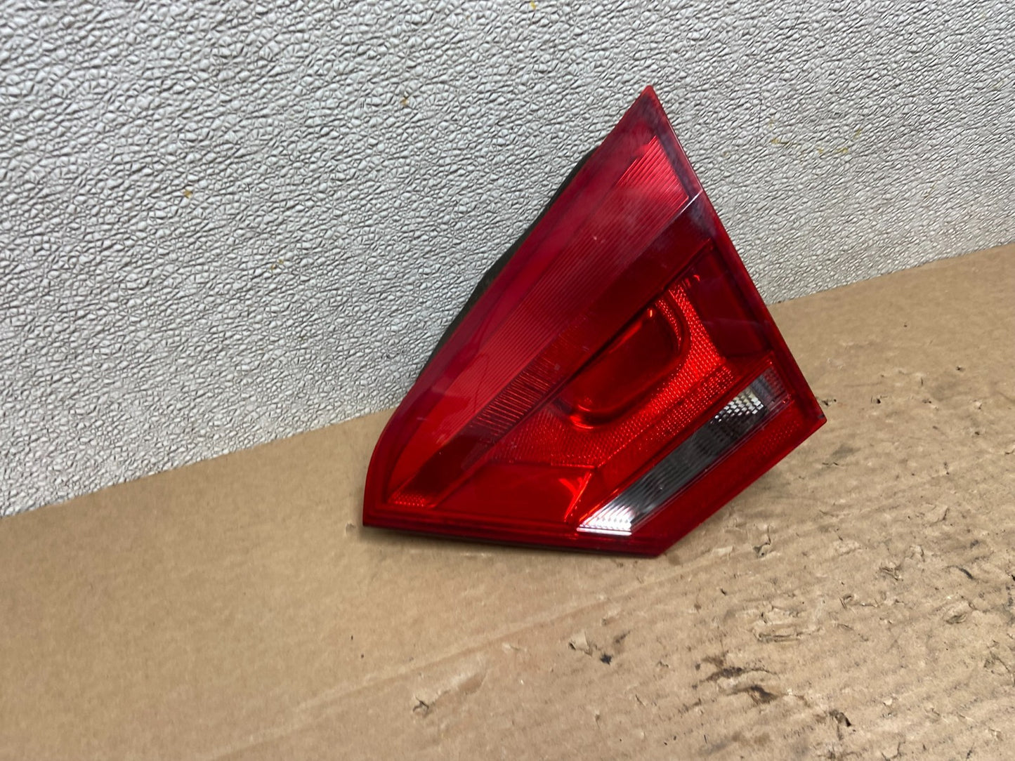 2012 to 2015 Volkswagen Passat Right Passenger Tail light inner Oem AB4919 LK2
