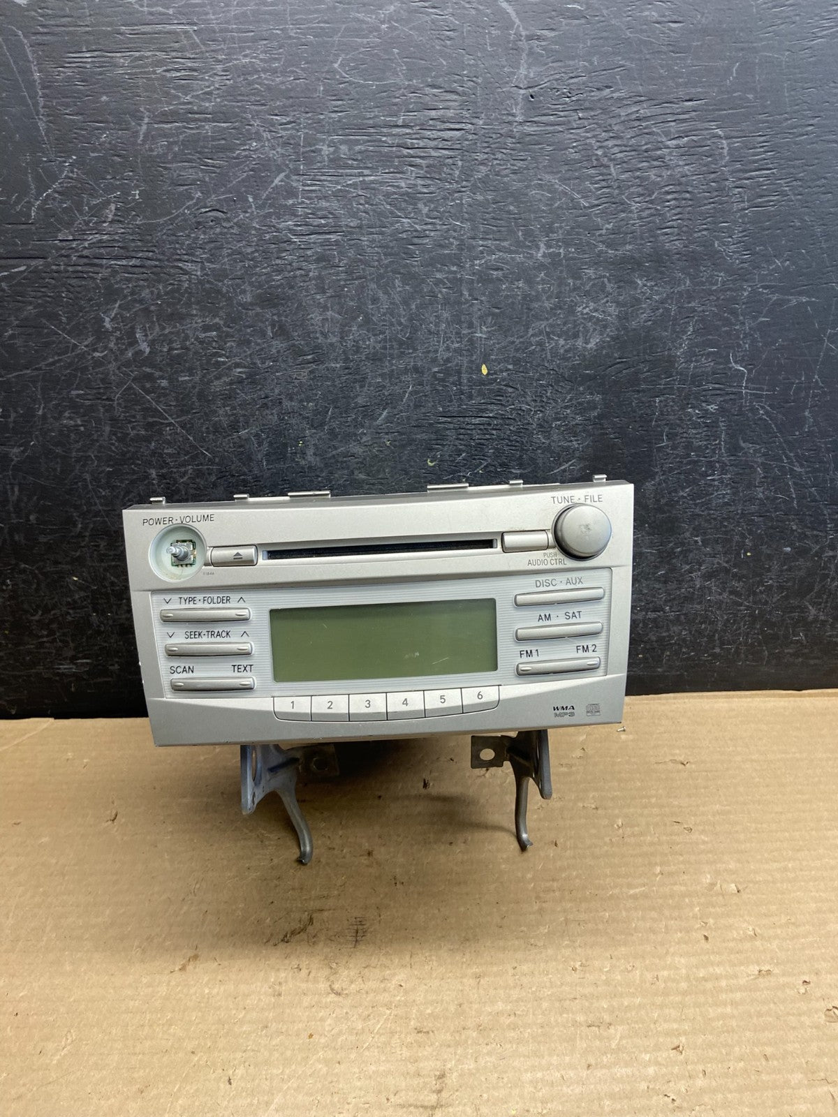 2010 2011 Toyota Camry Radio AM/FM CD Player Climate Control ah3718 DG0