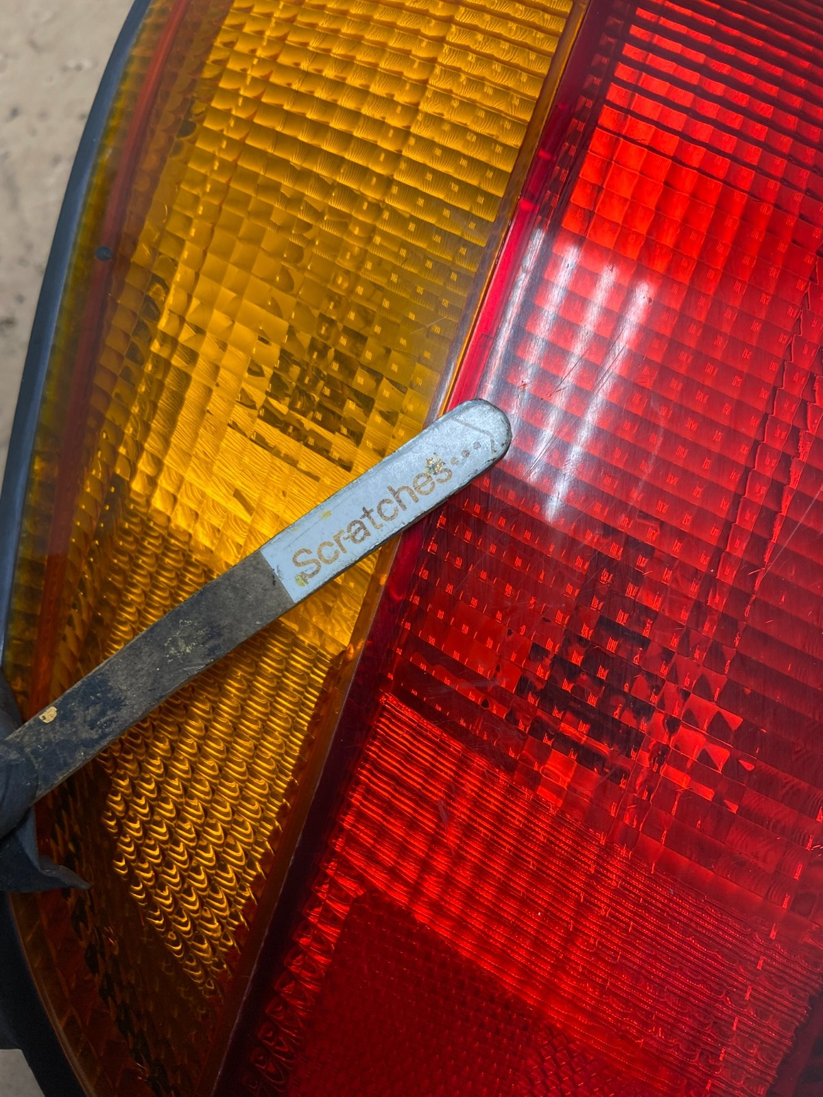 1998 1999 2000 Toyota Sienna Left Driver Tail light AI9346 LK3