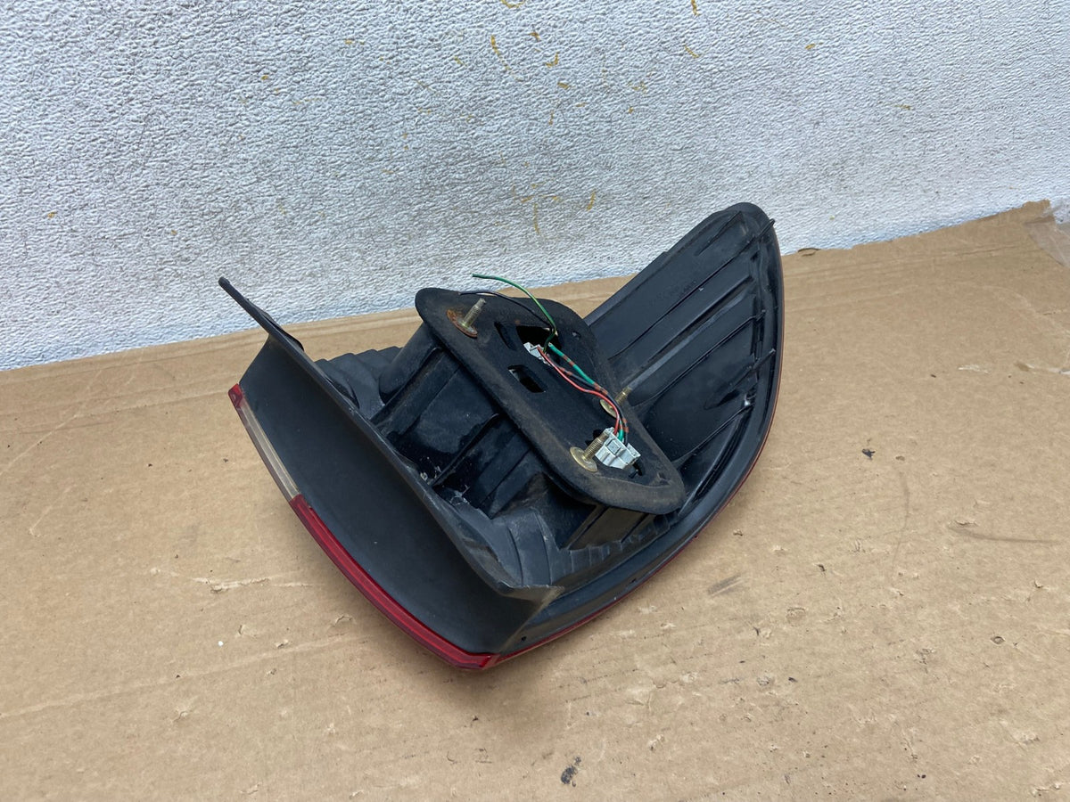2001 to 2002 Honda Accord Sedan 4door Right Passenger Tail Light AH8341 LK6