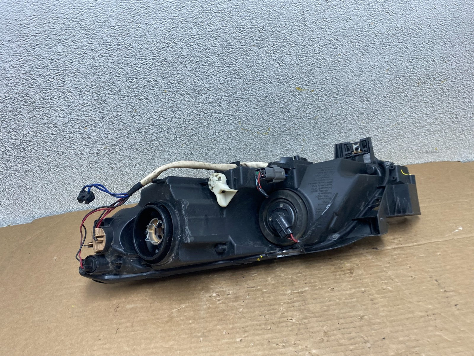Halogen 2007 to 2009 Mazda CX-7 Right Passenger RH Side Headlight Oem Z2653 DW8
