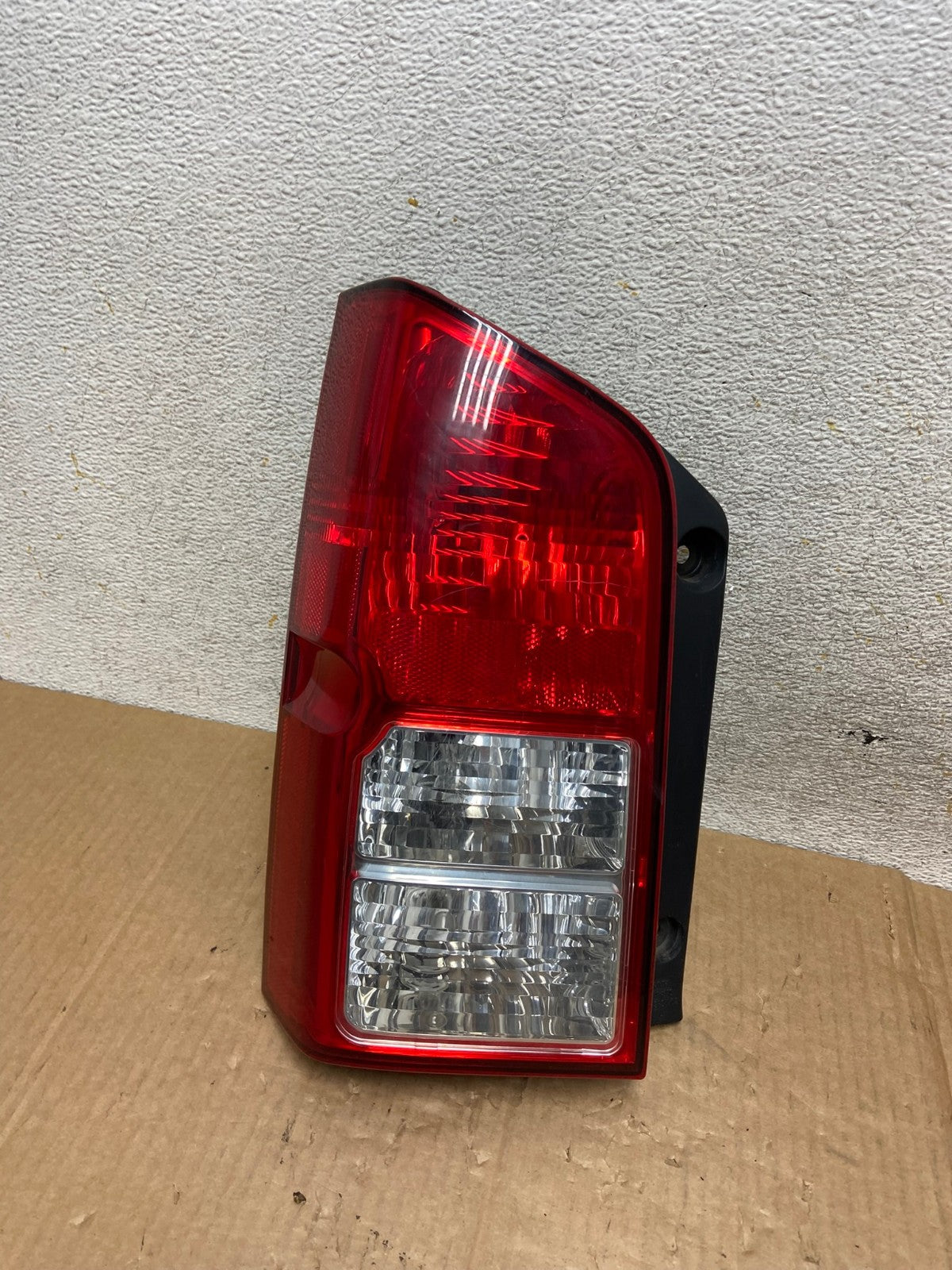 2005 to 2012 Nissan Pathfinder Tail light Left Driver Lh Side AI5867 LK0