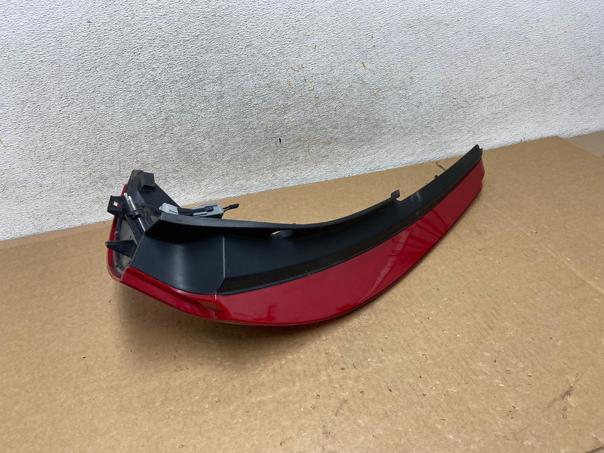 2009 to 2011 Volvo XC60 Right Passenger RH Tail Light AI3452 LK5