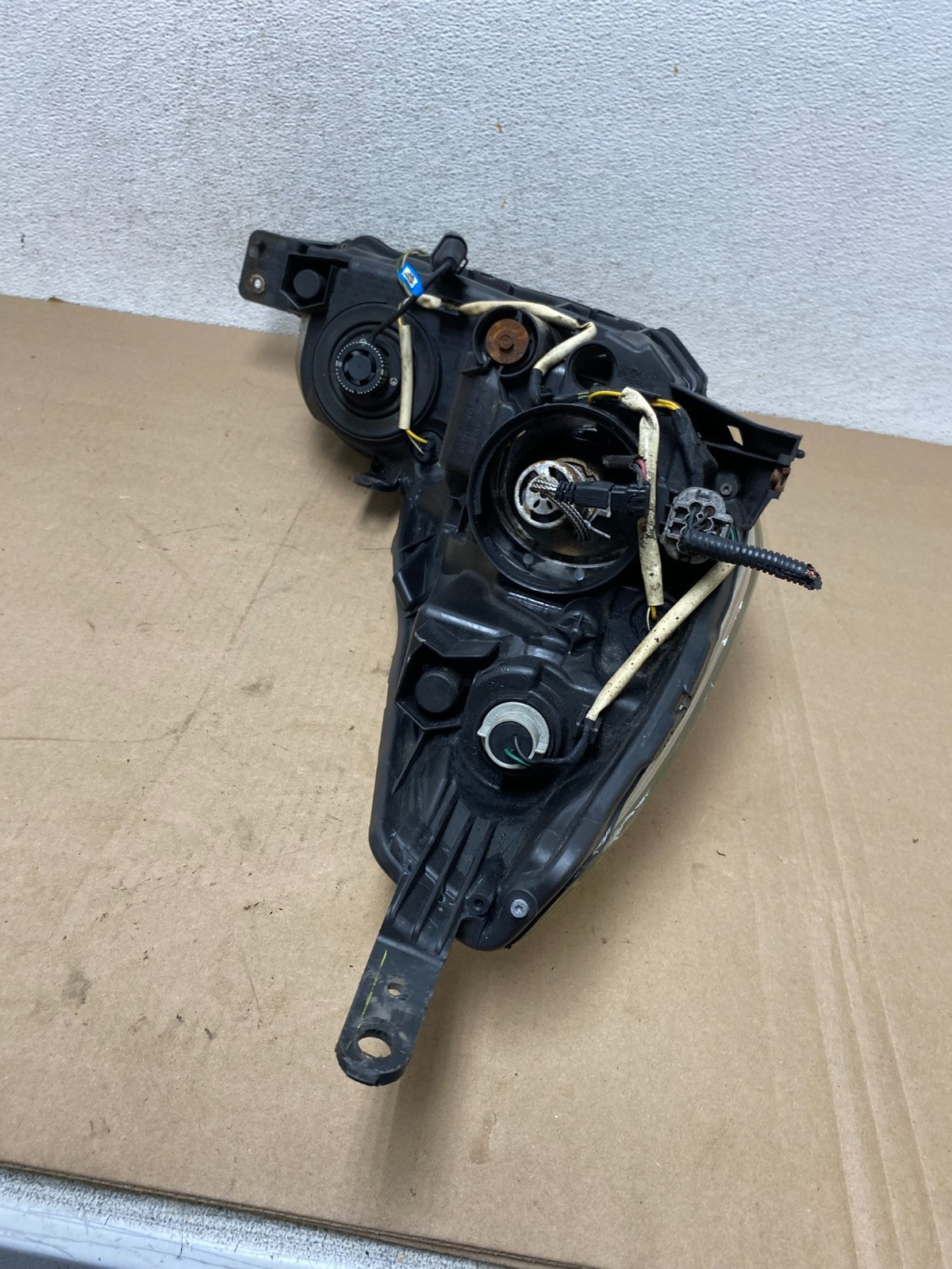 2010 2011 2012 Subaru Legacy Outback Left Driver Halogen Headlight AG4533 DW8