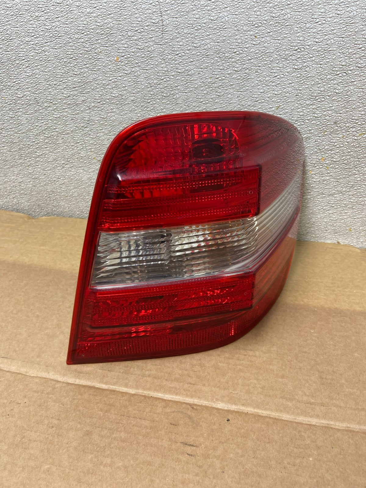 2006-2008 Mercedes ML 350 ML-Class Right Passenger Rh Tail Light OEM AB2571 DW0