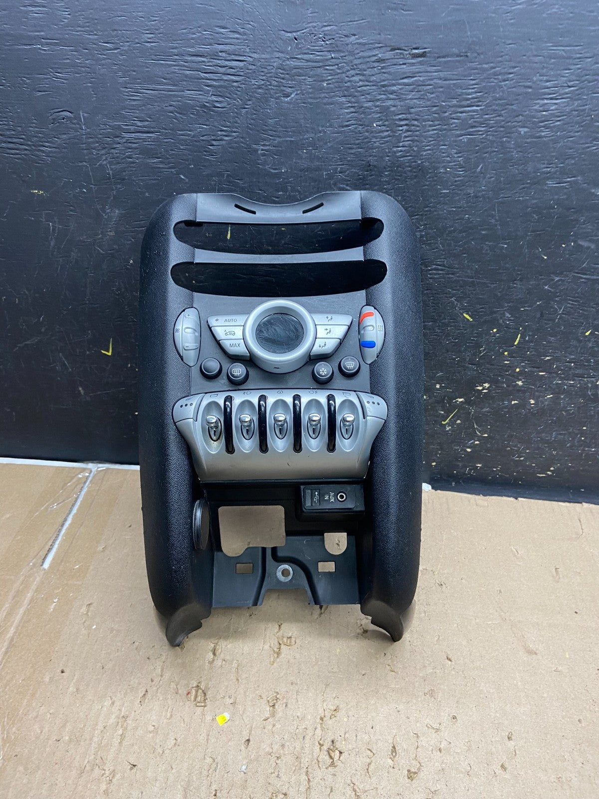 2008 to 2010 Mini Cooper Center Dash Climate Window Control OEM AB5509 DG0