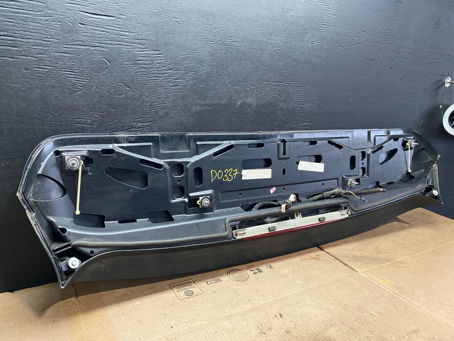 2007 to 2013 BMW X5 Trunk Hatch Spoiler 7157689 D0337 OEM DG19