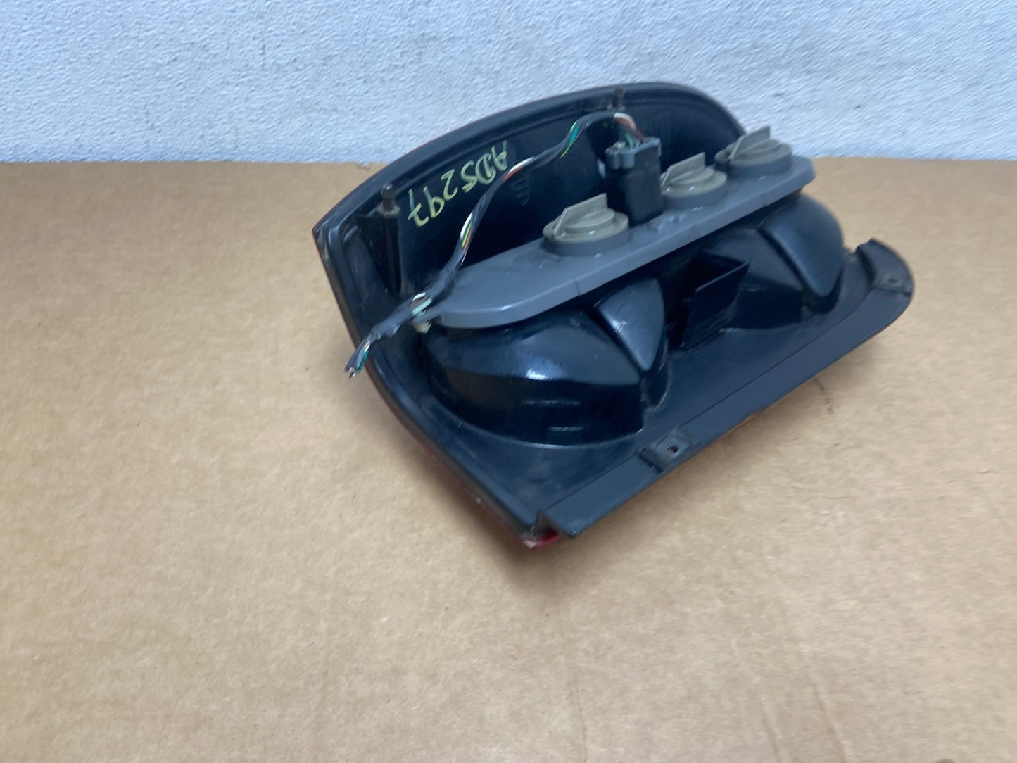 2002 2003 2004 Jeep Liberty Right Passenger Rh Side Tail Light AD5297 LK4