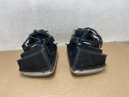 2005 to 2010 Chrysler 300C Left+Right Side Halogen Headlights AH9433 DW10