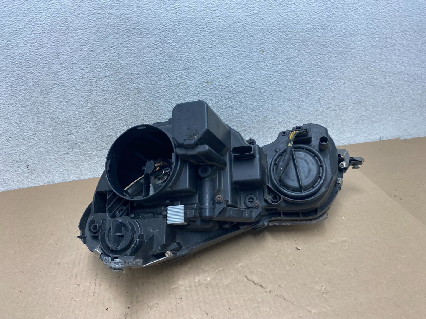 2007 2008 2009 Mercedes E Class Right Passenger RH Halogen Headlight AG5791 DW7