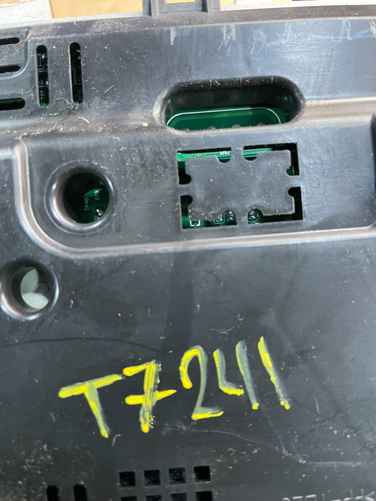 2011 2012  Ford Taurus Speedometer Instrument Cluster Gauges T7241 DG5