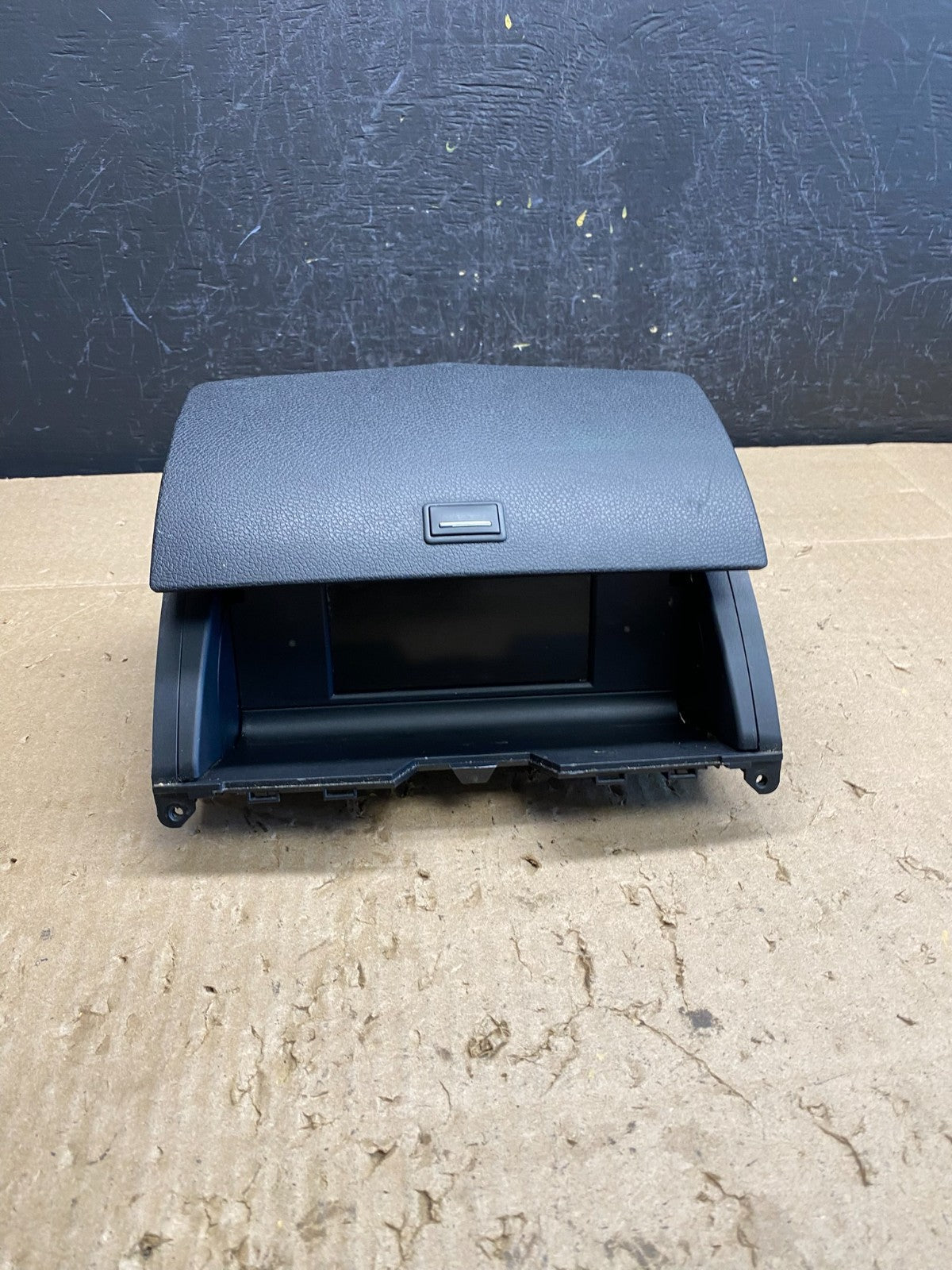2008-2011 Mercedes W204 C300 Navigation Display Screen Monitor w/Cover AC9153 DG1