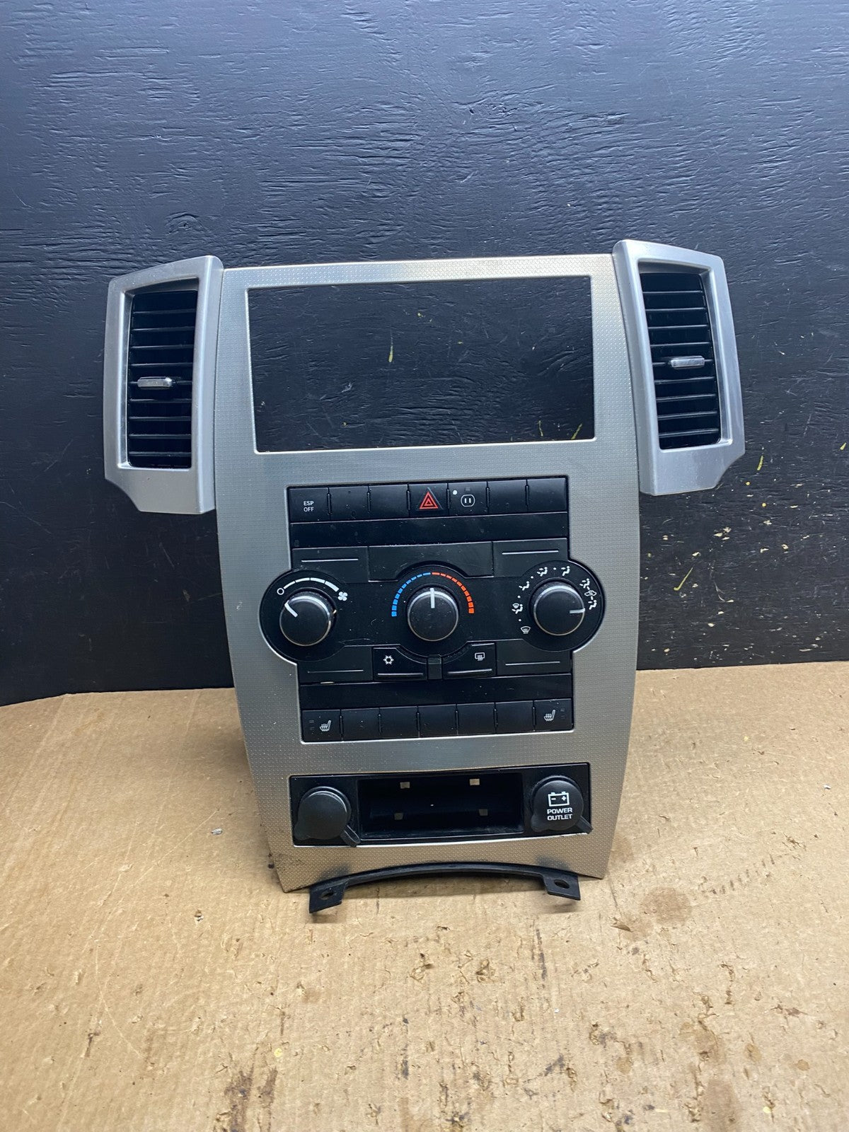 2008 2009 2010 Jeep Grand Cherokee A/C Climate Control Bezel Z7313 DG0