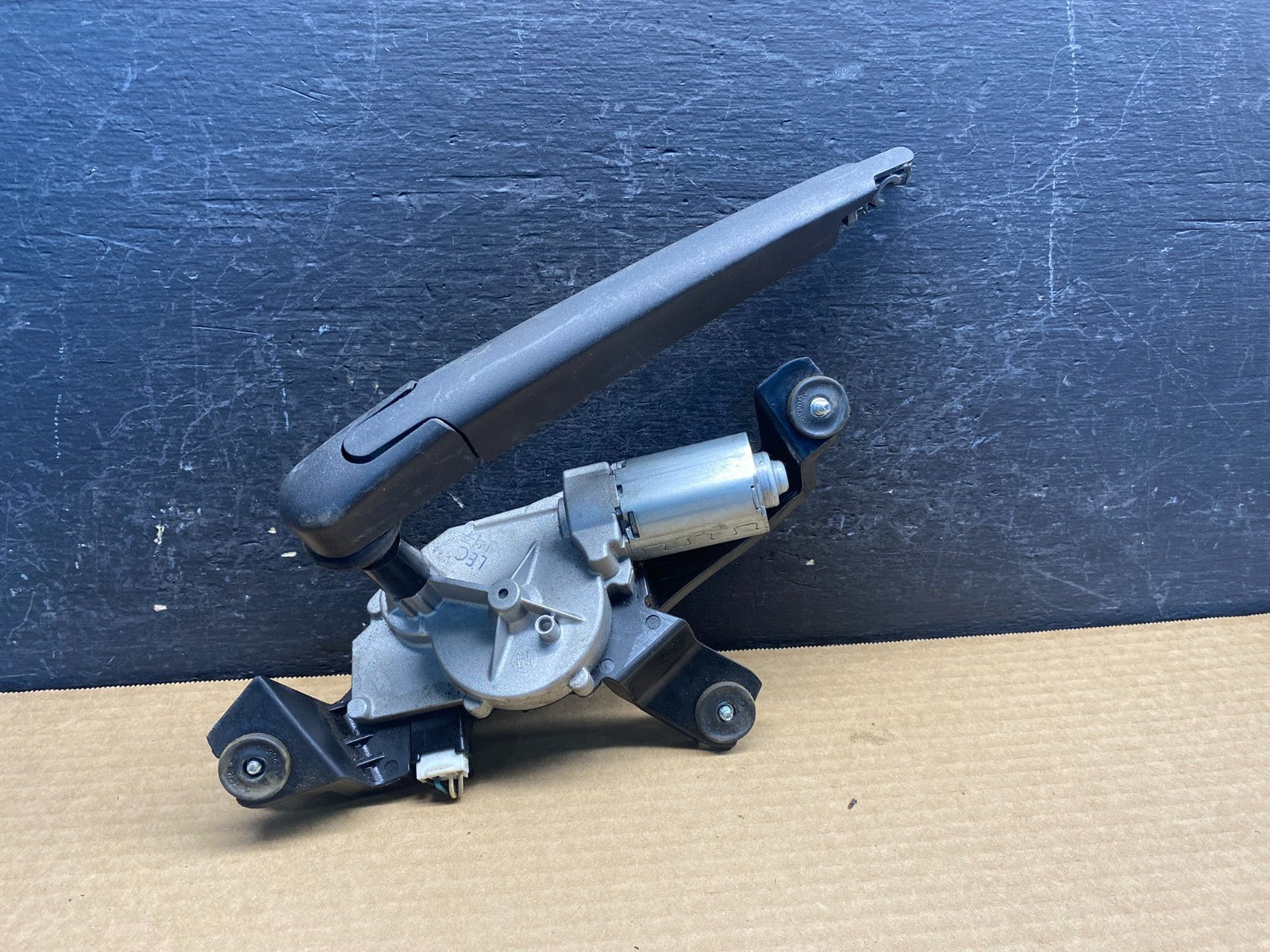 2016 - 2018 Kia Sorento Rear Glass Windshield Wiper Motor AF6718 DG0