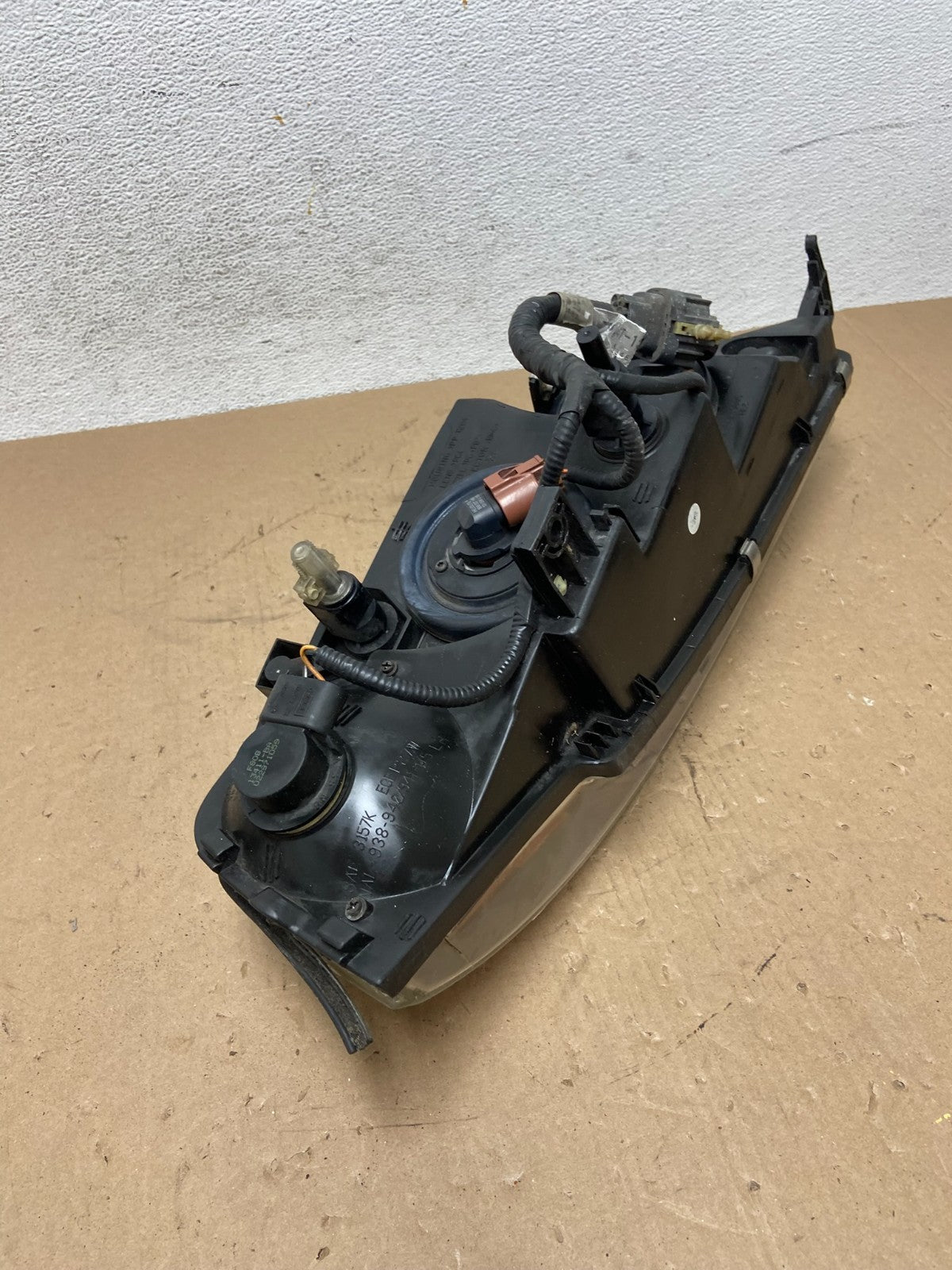 2000 to 2002 Lincoln Ls Left Driver Lh Side Headlight Halogen AD7745 DW6
