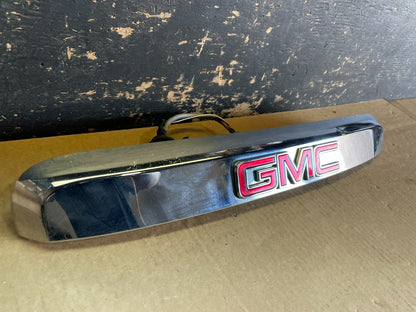 2007-2012 GMC Acadia Chrome Tailgate Rear Finish Molding Back W/Camera AA8961 DG1