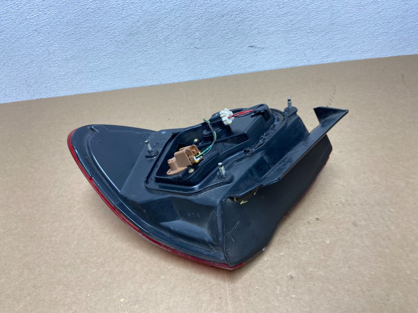 2000 - 2001 Infiniti i30 Left Driver Lh Side Tail Light Oem AB9965 DW8