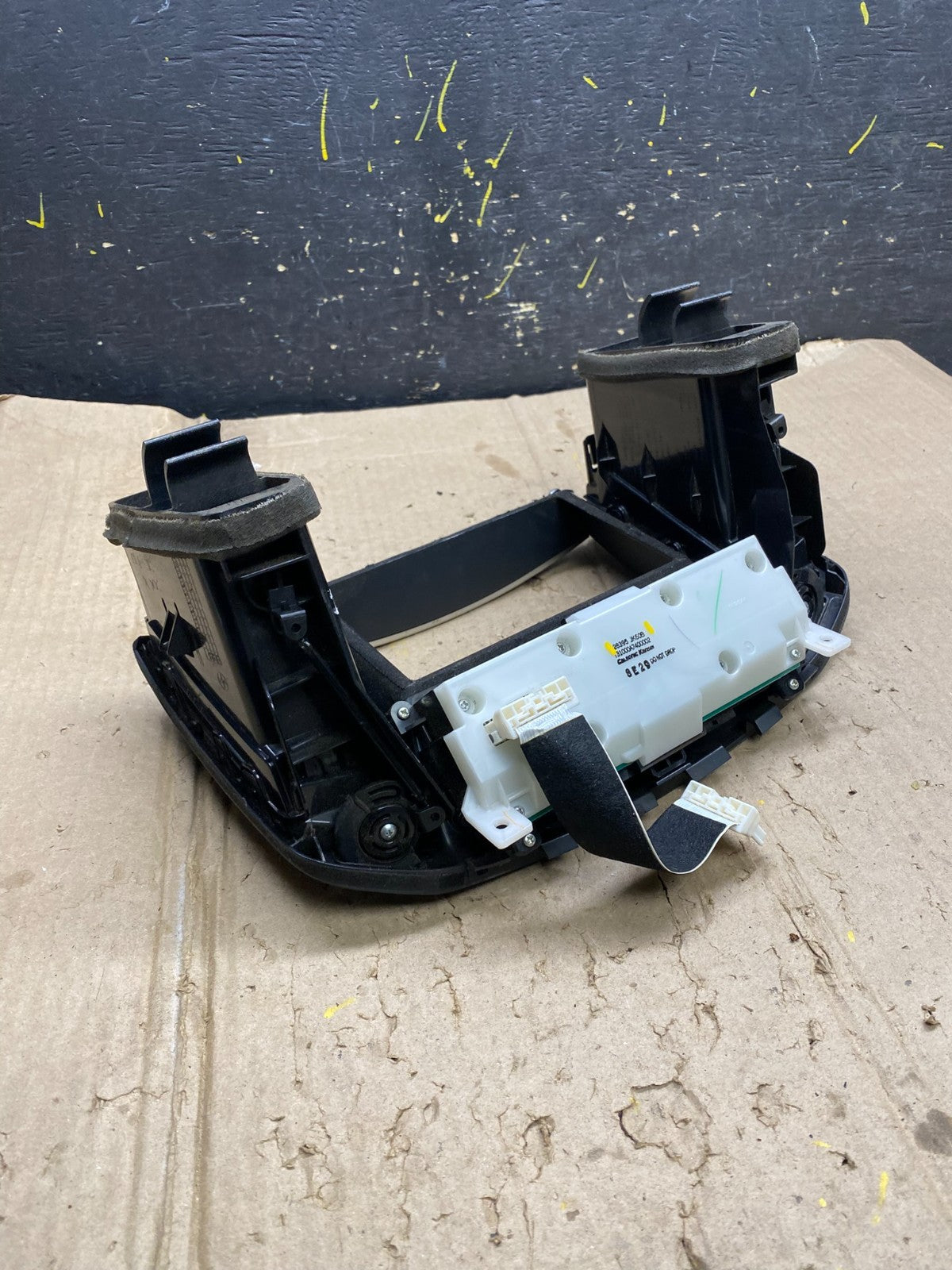 2008 - 2012 Infiniti G35 EX35 Radio Player Screen Panel Bezel X6122 DG3