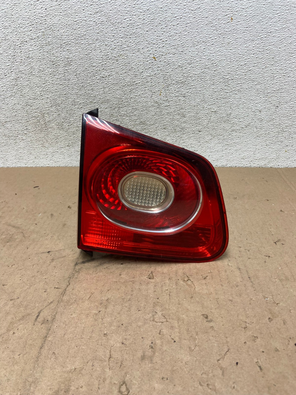 2009-2011 Volkswagen Tiguan Left Driver Side Inner Tail Light AG4840 LK0