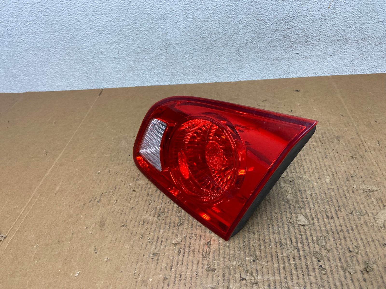 2007 2008 2009 Hyundai Santa Fe Right Passenger Tail Light Inner AE2773 LK1